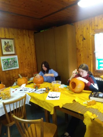 Halloween Kinderkürbisschnitzen 2019